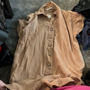 Romper button down cute never worn em and Elle brand size s/m